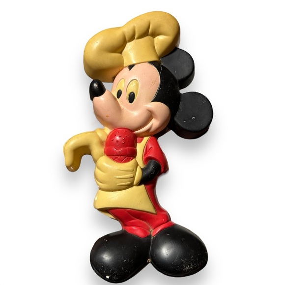 Vintage Mickey Mouse Chef Hard Plastic Wall Hanger Plaque Ice Cream 11" Mexico - Picture 1 of 7